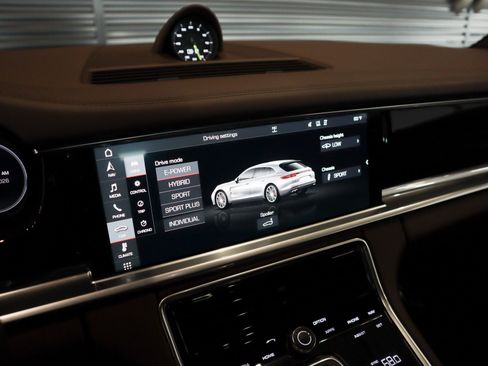 Used 2018 Porsche Panamera Turbo S AWD/4WD image 18