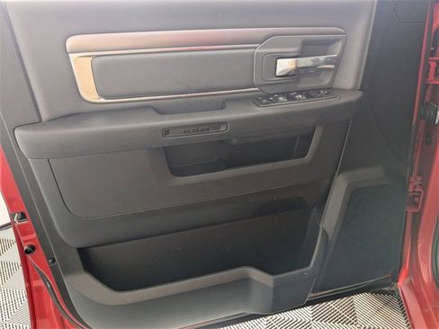 Used 2021 RAM 1500 Classic SLT image 10