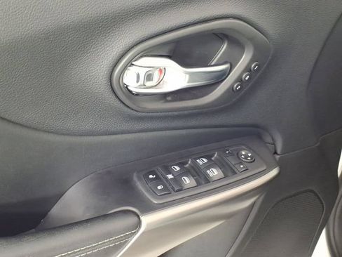 Used 2020 Jeep Cherokee Limited AWD/4WD image 15