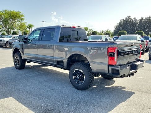 New 2026 Ford F350 Platinum w/ Tremor Off-Road Package AWD/4WD image 7