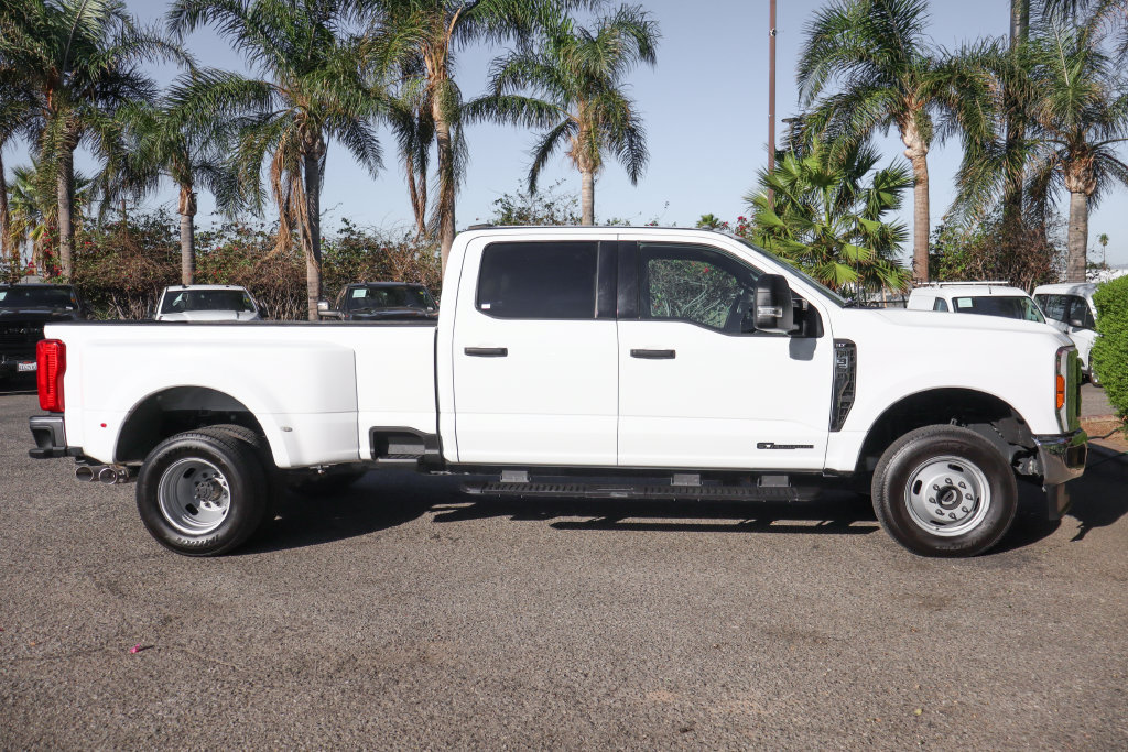 Used 2024 Ford F350 XLT AWD/4WD image 11