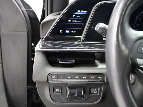 Used 2023 Cadillac Escalade ESV Sport w/ Touring Package image 24