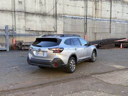 Used 2020 Subaru Outback Premium AWD/4WD image 10