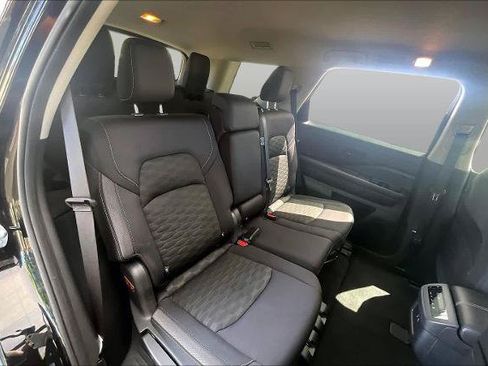 Certified 2024 Nissan Pathfinder SV FWD image 20