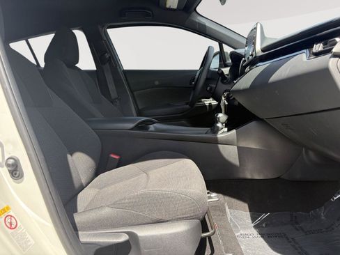 Used 2019 Toyota C-HR LE FWD image 11