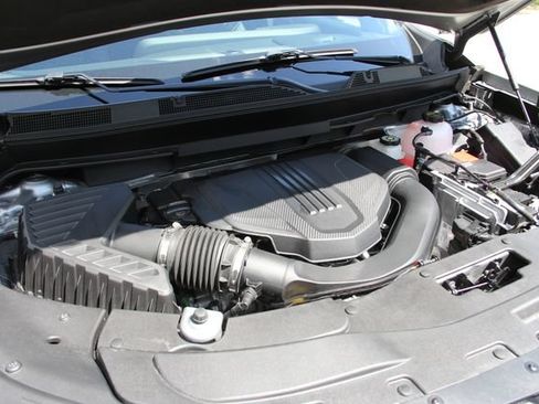 Used 2026 Chevrolet Traverse LT w/ Driver Confidence Package AWD/4WD image 14