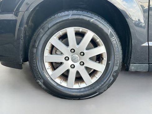 Used 2015 Chrysler Town & Country Touring w/ Driver Convenience Group image 33