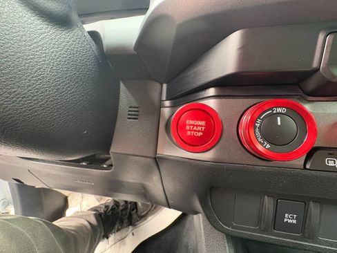 Used 2023 Toyota Tacoma TRD Sport AWD/4WD image 24