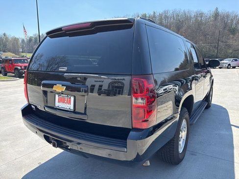 Used 2014 Chevrolet Suburban LS image 6