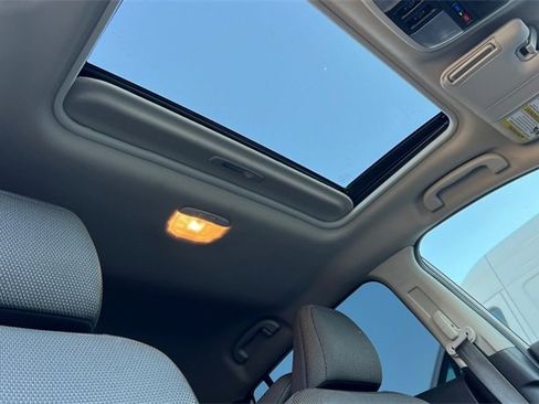 Used 2024 Subaru Crosstrek 2.0i Premium image 18