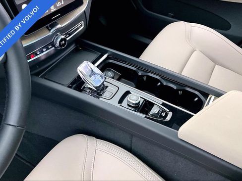 Certified 2026 Volvo XC60 B5 Plus AWD/4WD image 18