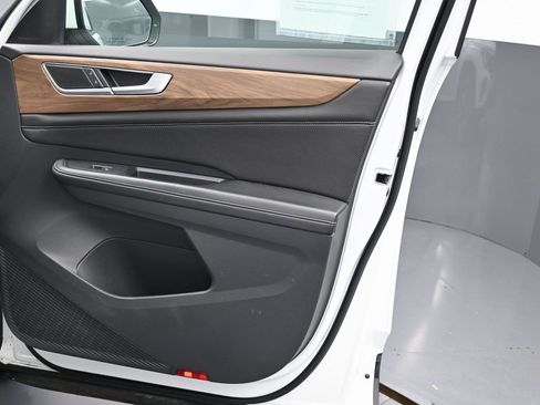 Used 2024 Volkswagen Atlas SE image 36