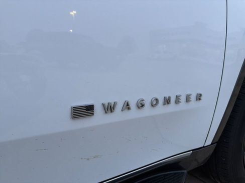 Used 2022 Jeep Wagoneer Series I w/ Premium Group I image 10