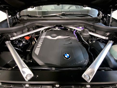 New 2026 BMW X5 xDrive40i w/ M Sport Package image 16