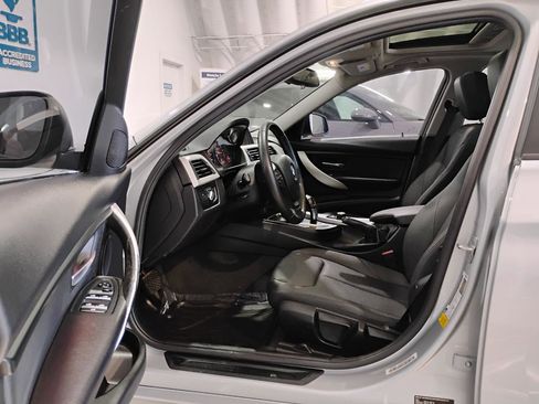 Used 2017 BMW 320i Sedan image 70