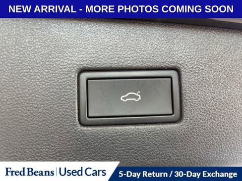 Used 2022 Volkswagen Tiguan SE w/ Panoramic Sunroof Package AWD/4WD image 10