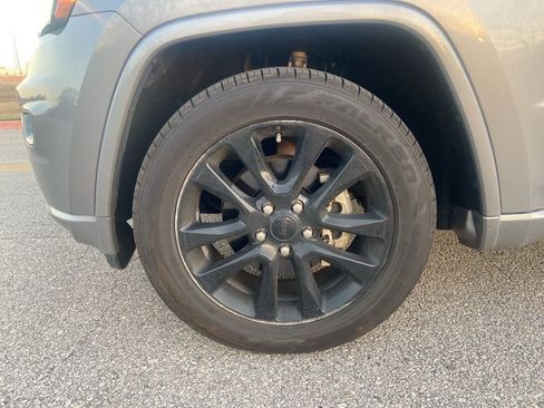 Used 2019 Jeep Grand Cherokee Altitude image 8