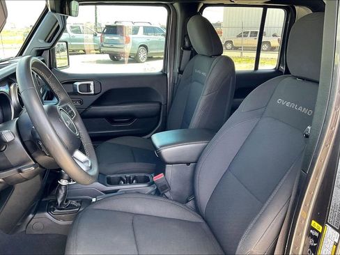 Used 2023 Jeep Gladiator Overland image 17