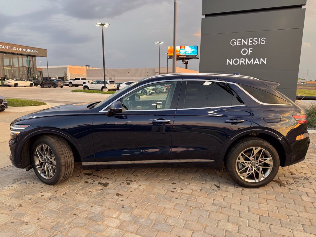 Used 2025 Genesis GV70 2.5T AWD/4WD image 2