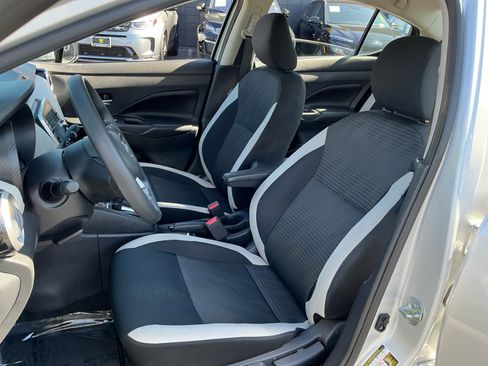 Used 2020 Nissan Versa SV w/ Trunk Package FWD image 18