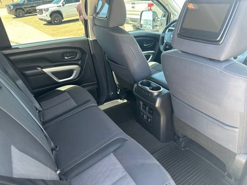 Used 2021 Nissan Titan SV w/ SV Convenience Package AWD/4WD image 24