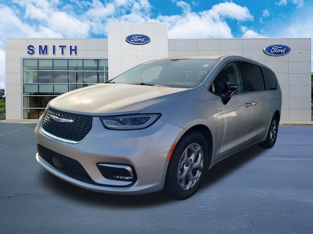 Used 2024 Chrysler Pacifica Limited FWD image 1