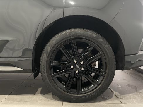 Used 2021 Ford Edge ST-Line w/ Class II Trailer Tow Package AWD/4WD image 8