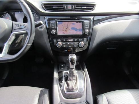 Used 2022 Nissan Rogue Sport SL FWD image 22