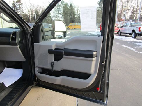 Used 2020 Ford F250 XL image 14