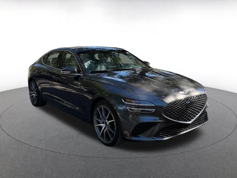 Used 2025 Genesis G70 2.5T image 1