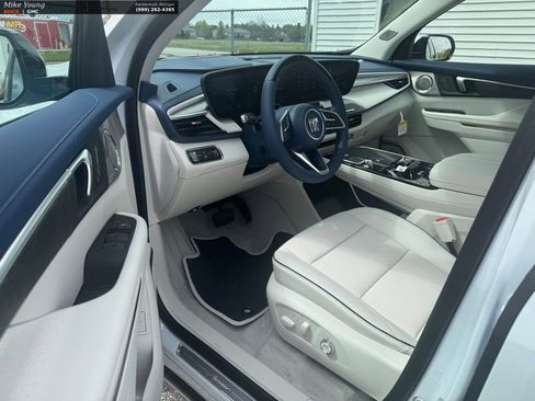 New 2026 Buick Enclave Avenir w/ Super Cruise Package AWD/4WD image 17
