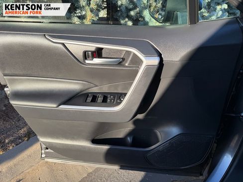 Used 2025 Toyota RAV4 XLE image 21