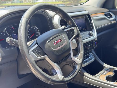 Used 2020 GMC Acadia SLE image 10