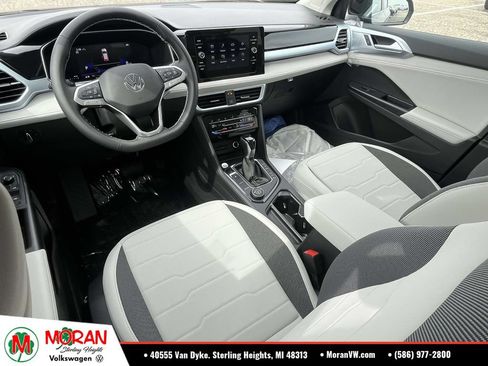 Used 2026 Volkswagen Taos SE AWD/4WD image 10