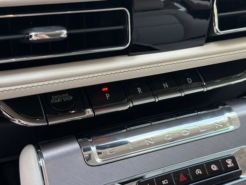 New 2026 Lincoln Aviator 2WD w/ Jet Appearance Package image 29