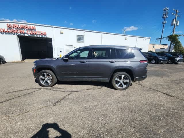 Used 2023 Jeep Grand Cherokee L Limited AWD/4WD image 23
