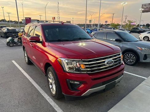 Used 2021 Ford Expedition XLT AWD/4WD image 3
