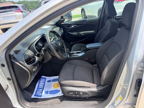 Used 2021 Chevrolet Malibu LT FWD image 28