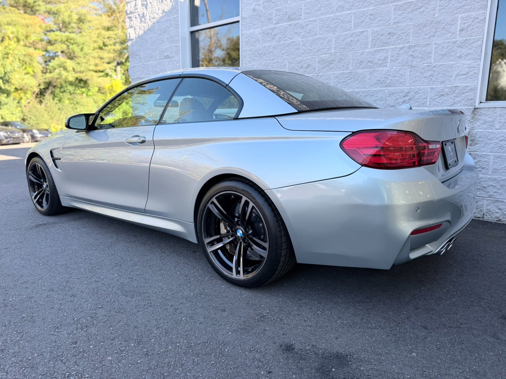 Used 2015 BMW M4 Convertible RWD image 7