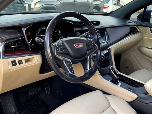 Used 2018 Cadillac XT5 Luxury w/ Driver Awareness Package image 26