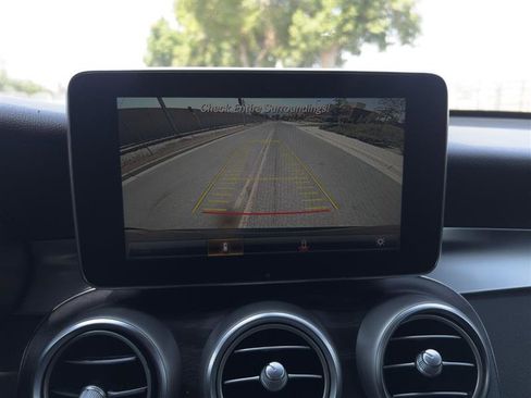 Used 2017 Mercedes-Benz GLC 300 4MATIC image 14