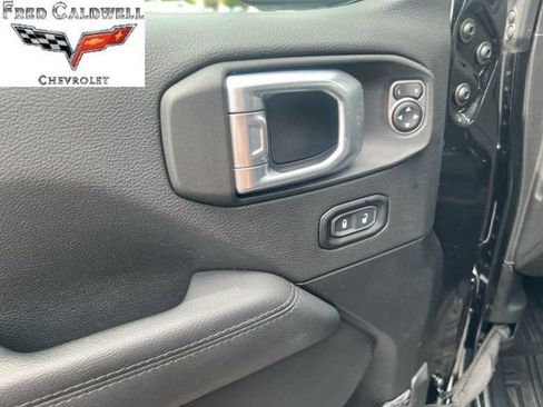 Used 2021 Jeep Wrangler Unlimited Sahara AWD/4WD image 28