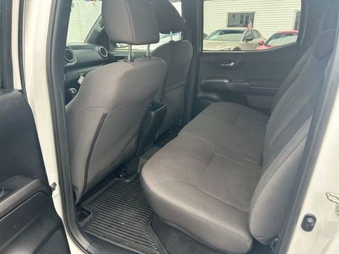 Used 2017 Toyota Tacoma TRD Sport w/ Tow Package image 14