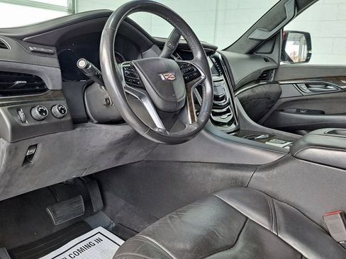 Used 2017 Cadillac Escalade ESV Platinum AWD/4WD image 8