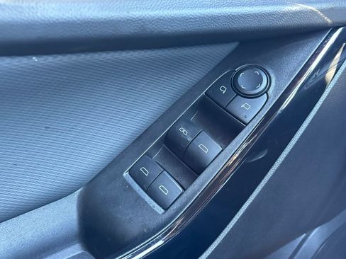 Used 2025 Chevrolet Equinox LT FWD image 12