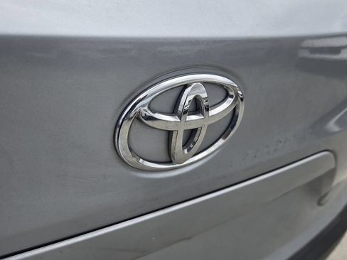 Used 2023 Toyota Corolla Cross L FWD image 12