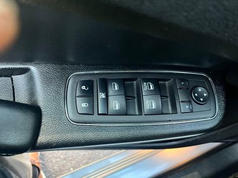 Used 2023 Chrysler 300 S image 27