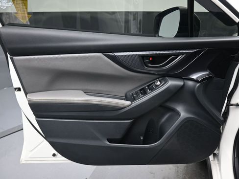 Used 2022 Subaru Crosstrek 2.5i Sport w/ Moonroof Package image 9