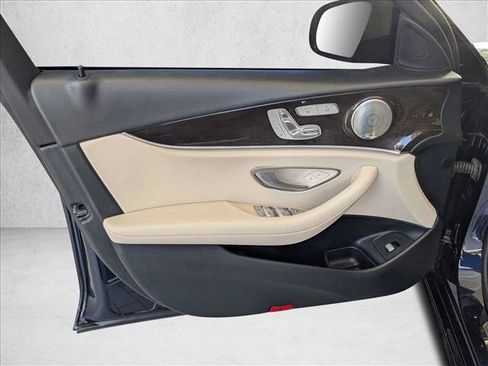 Used 2019 Mercedes-Benz E 300 image 13