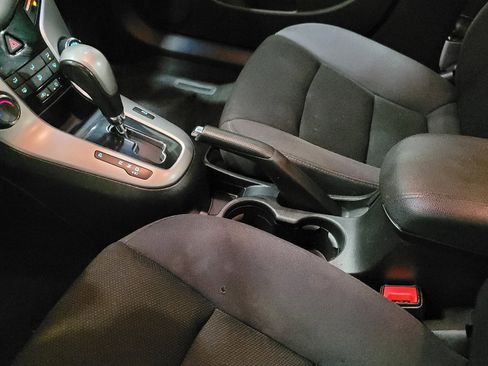 Used 2014 Chevrolet Cruze LT FWD image 26
